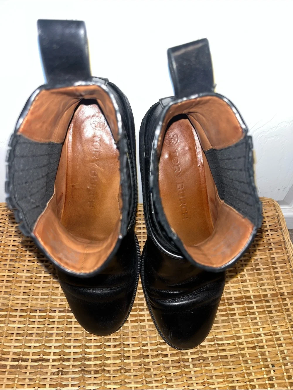 TORY BURCH T Hardware leather Chelsea boots in Perfect Black